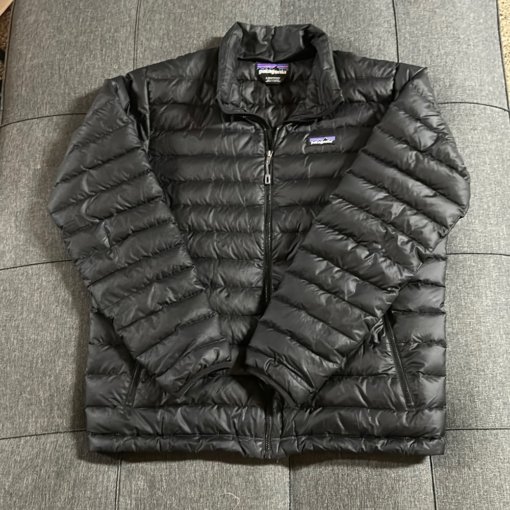 Men’s Patagonia down puffer